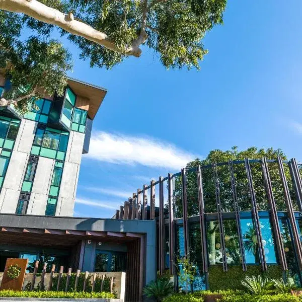 Marion Hotel to Adelaide Airport (ADL) premium and luxurious chauffeur service
