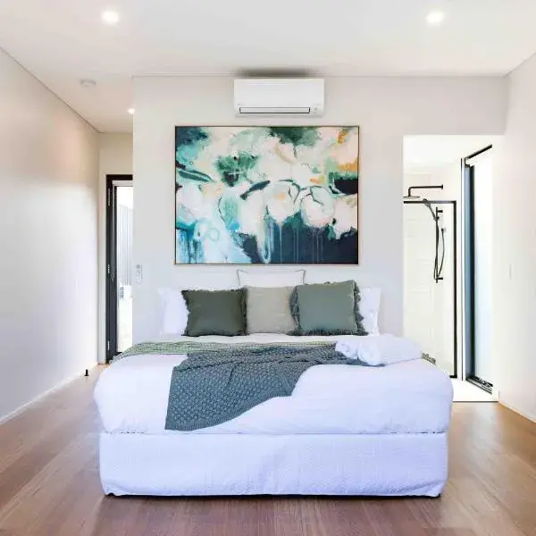Mt Duneed Estate to Melbourne Airport premium and luxurious chauffeur service