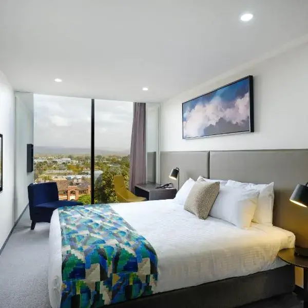 Mantra Albury to Melbourne Airport premium and luxurious chauffeur service
