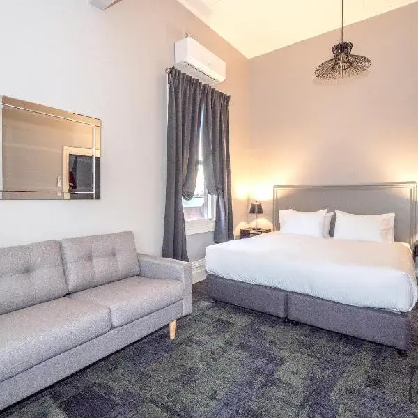 Telegraph Hotel Numurkah to Melbourne Airport premium and luxurious chauffeur service