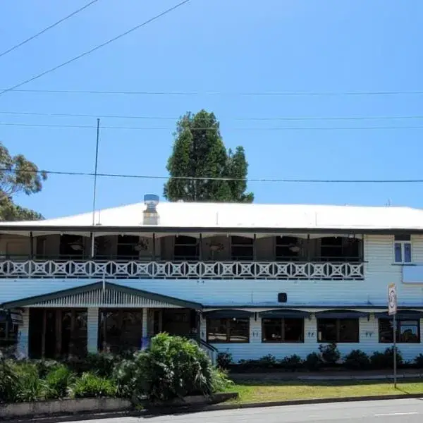 Maleny Hotel to Brisbane Airport (BNE) premium and luxurious chauffeur service
