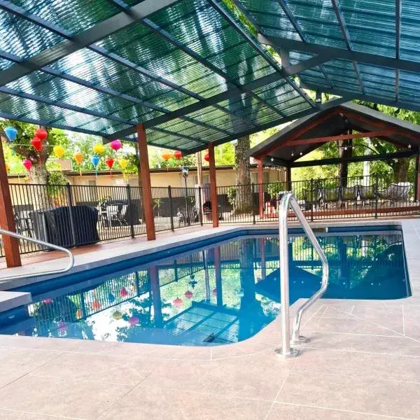 Adina Lodge Holiday Apartments to Melbourne Airport premium and luxurious chauffeur service
