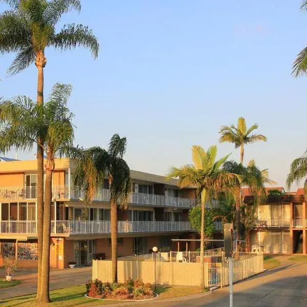 Jadran Motel & El Jays Holiday Lodge to Brisbane Airport (BNE) premium and luxurious chauffeur service