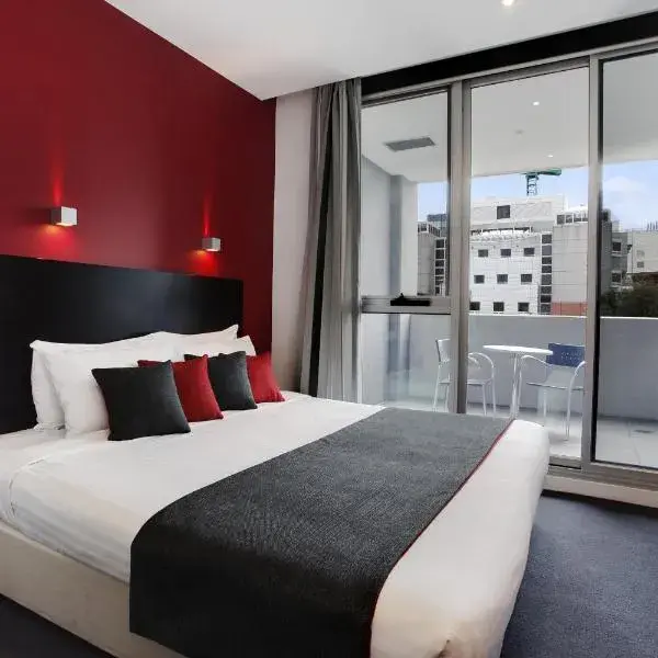 Adara Hotel Richmond to Melbourne Airport premium and luxurious chauffeur service
