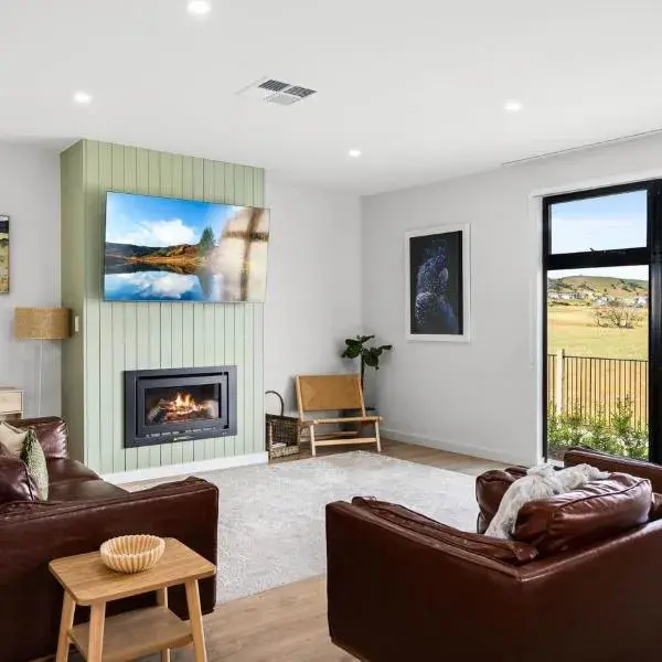 Golden Views at Normanville 36 Union Road to Adelaide Airport (ADL) premium and luxurious chauffeur service