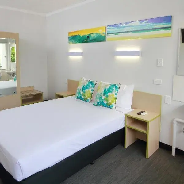Palm Beach Hotel to Brisbane Airport (BNE) premium and luxurious chauffeur service