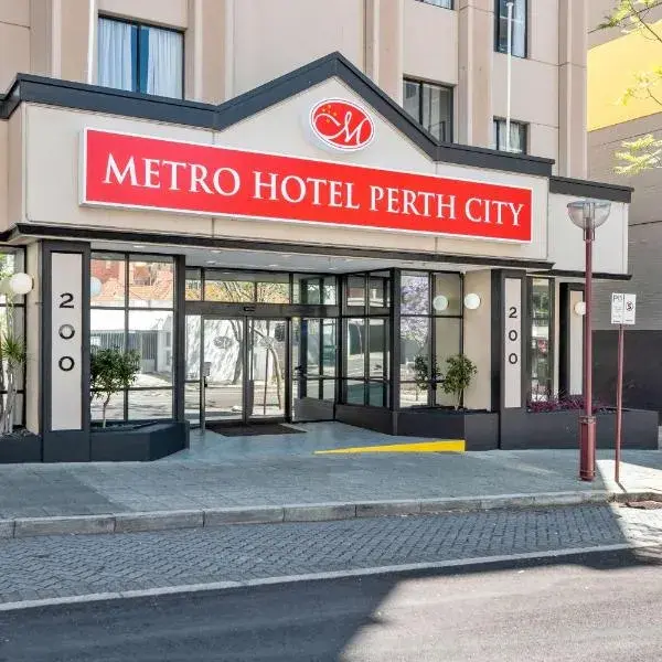 Metro Hotel Perth City to Perth Airport (PER) premium and luxurious chauffeur service