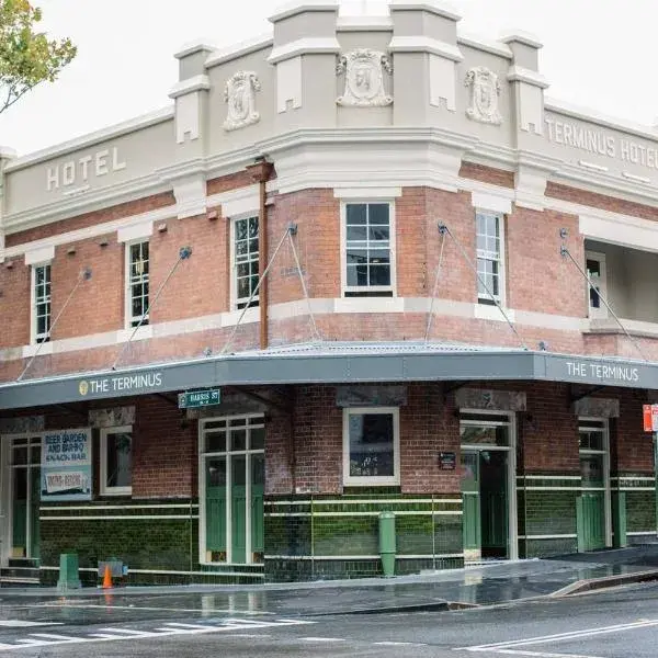 Terminus Hotel Pyrmont to Sydney Airport (SYD) premium and luxurious chauffeur service