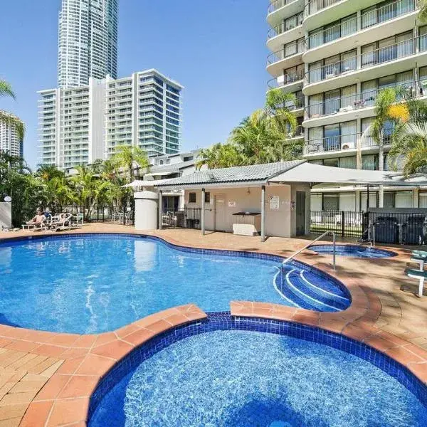 Anacapri Holiday Resort Apartments to Brisbane Airport (BNE) premium and luxurious chauffeur service