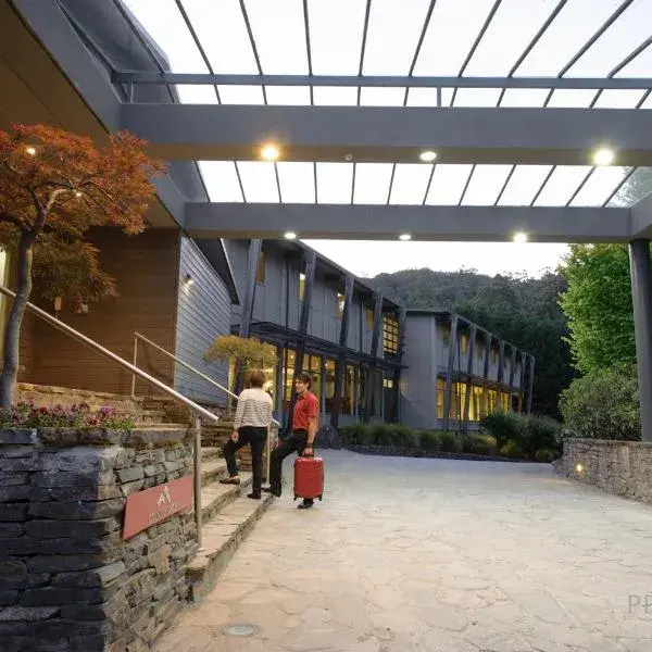 Panorama Retreat & Resort to Melbourne Airport premium and luxurious chauffeur service