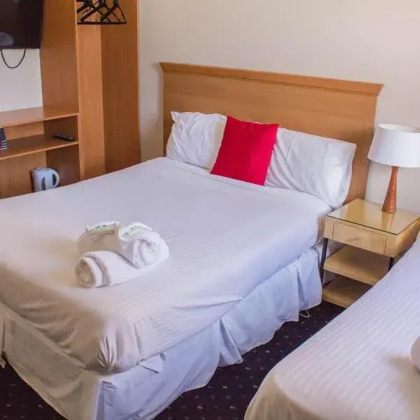 Gardners Inn Hotel to Sydney Airport (SYD) premium and luxurious chauffeur service