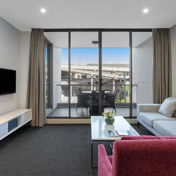 Meriton Suites North Ryde to Sydney Airport (SYD) premium and luxurious chauffeur service