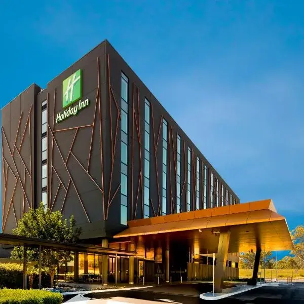 Holiday Inn Sydney St Marys by IHG to Sydney Airport (SYD) premium and luxurious chauffeur service