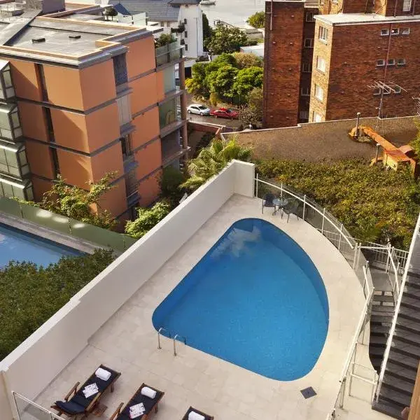 Macleay Hotel to Sydney Airport (SYD) premium and luxurious chauffeur service