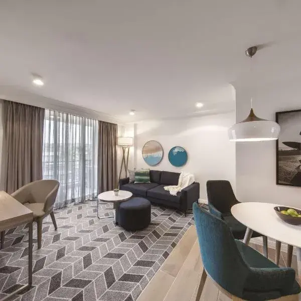Adina Apartment Hotel Coogee Sydney to Sydney Airport (SYD) premium and luxurious chauffeur service