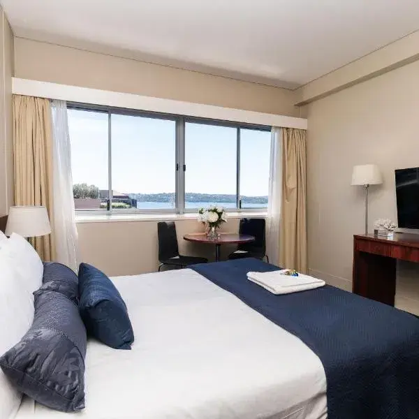 Potts Point Unit to Sydney Airport (SYD) premium and luxurious chauffeur service