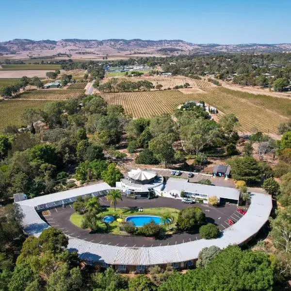 The Lyndoch Motel to Adelaide Airport (ADL) premium and luxurious chauffeur service
