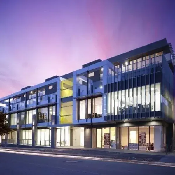 Caroline Serviced Apartments Brighton to Melbourne Airport premium and luxurious chauffeur service