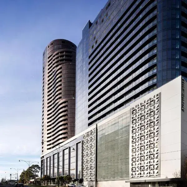 Art Series - The Chen to Melbourne Airport premium and luxurious chauffeur service