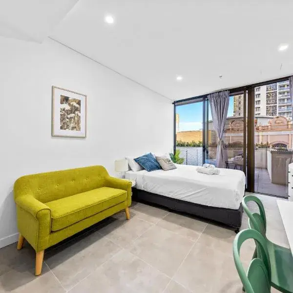 Arthur Hotel Bondi Junction to Sydney Airport (SYD) premium and luxurious chauffeur service