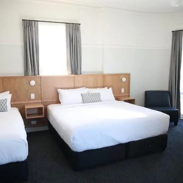 Mortdale Hotel to Sydney Airport (SYD) premium and luxurious chauffeur service