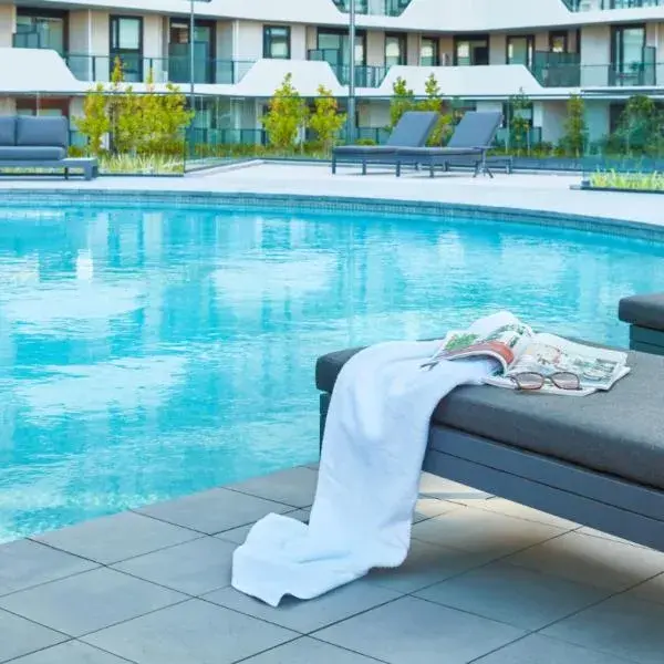 PARKROYAL Monash Melbourne to Melbourne Airport premium and luxurious chauffeur service