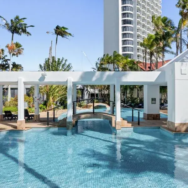 Crowne Plaza Surfers Paradise by IHG to Brisbane Airport (BNE) premium and luxurious chauffeur service