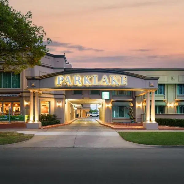 Quality Hotel Parklake Shepparton to Melbourne Airport premium and luxurious chauffeur service