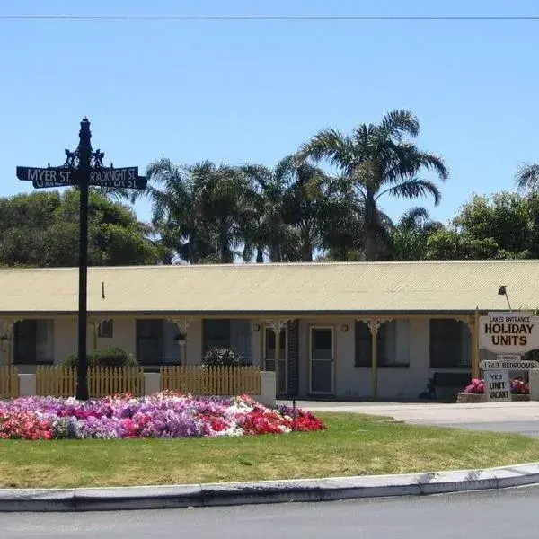 Lakes Entrance Holiday Units to Melbourne Airport premium and luxurious chauffeur service