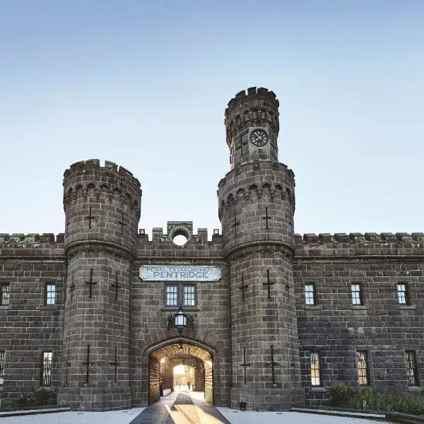 Adina Apartment Hotel Melbourne, Pentridge to Melbourne Airport premium and luxurious chauffeur service