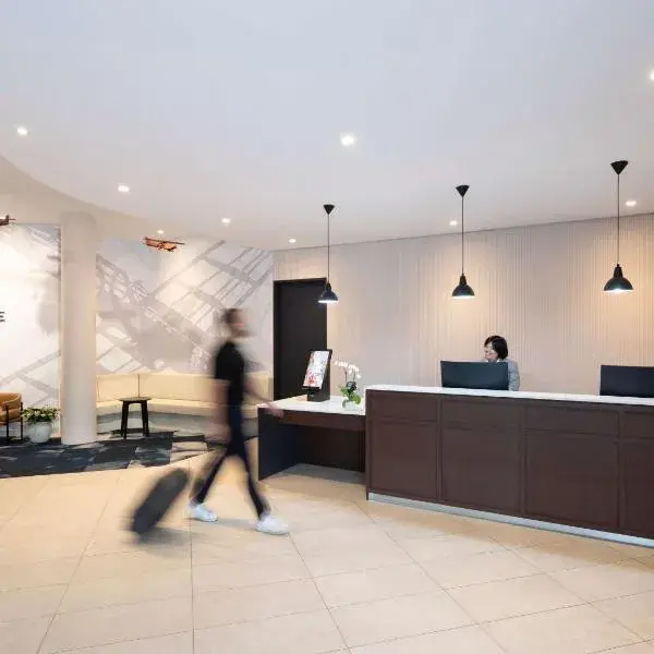 Mercure Sydney Bankstown to Sydney Airport (SYD) premium and luxurious chauffeur service