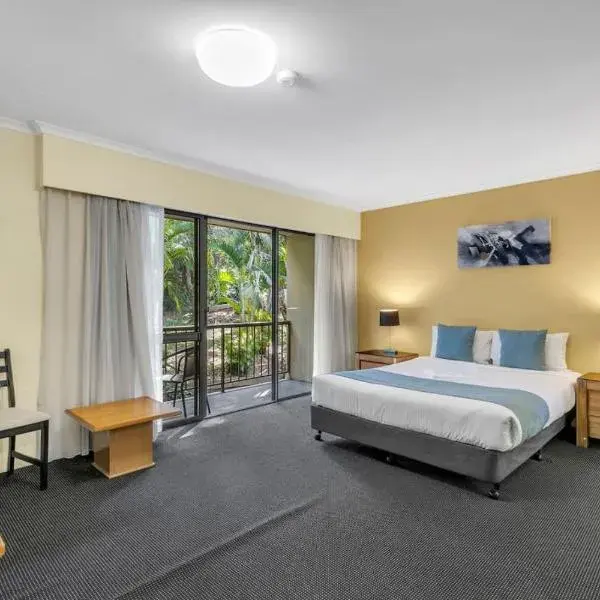 Suite with Kitchen WiFi Easy Access to Motorway to Brisbane Airport (BNE) premium and luxurious chauffeur service