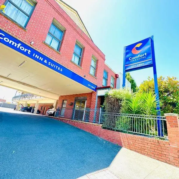 Comfort Inn & Suites City Views to Melbourne Airport premium and luxurious chauffeur service