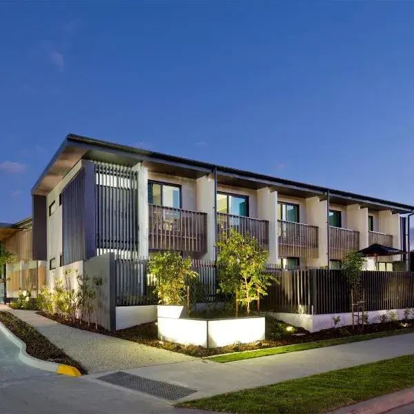 The Glen Hotel and Suites to Brisbane Airport (BNE) premium and luxurious chauffeur service
