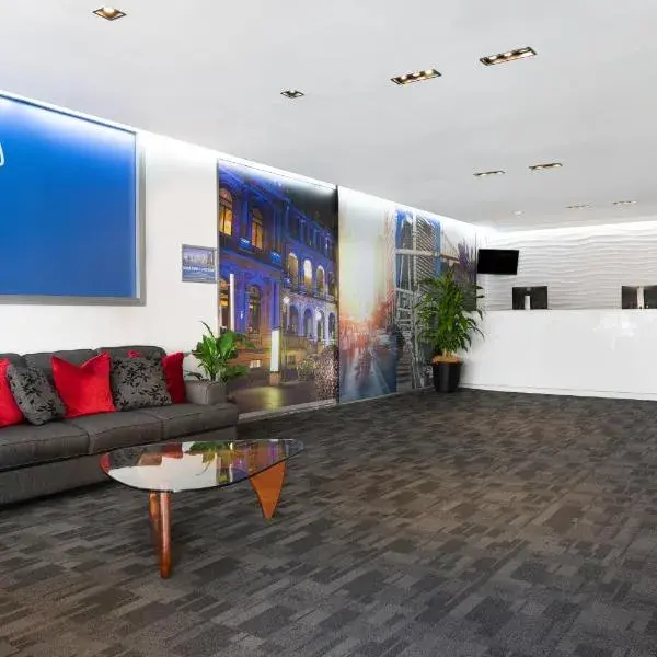 George Williams Hotel to Brisbane Airport (BNE) premium and luxurious chauffeur service