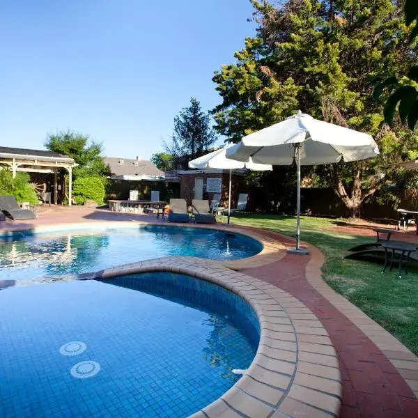 Mercure Port of Echuca to Melbourne Airport premium and luxurious chauffeur service