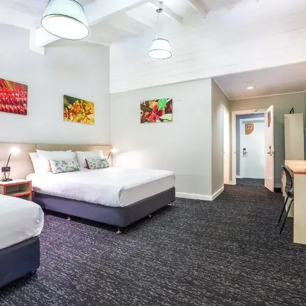 Nightcap at the Ranch Hotel to Sydney Airport (SYD) premium and luxurious chauffeur service