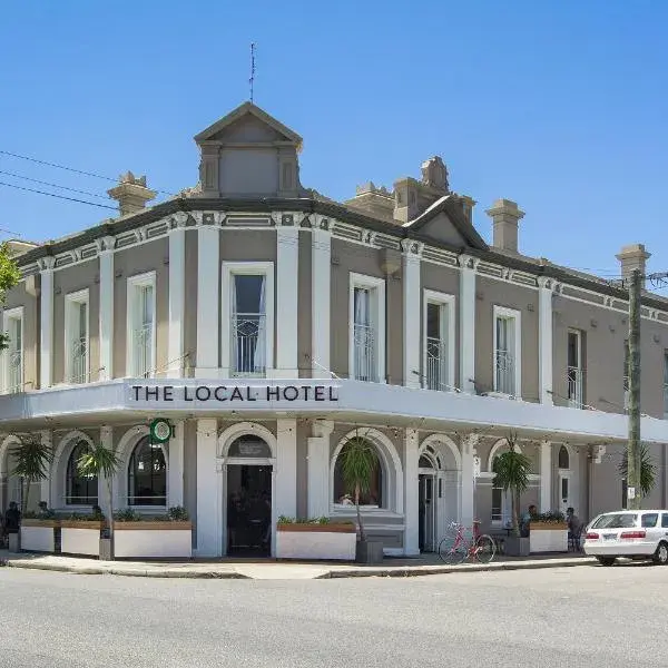 The Local Hotel to Perth Airport (PER) premium and luxurious chauffeur service