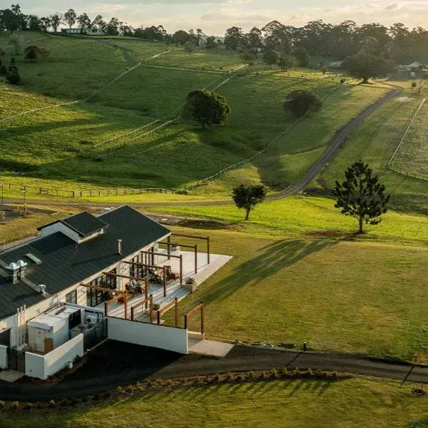 Beechmont Estate to Brisbane Airport (BNE) premium and luxurious chauffeur service