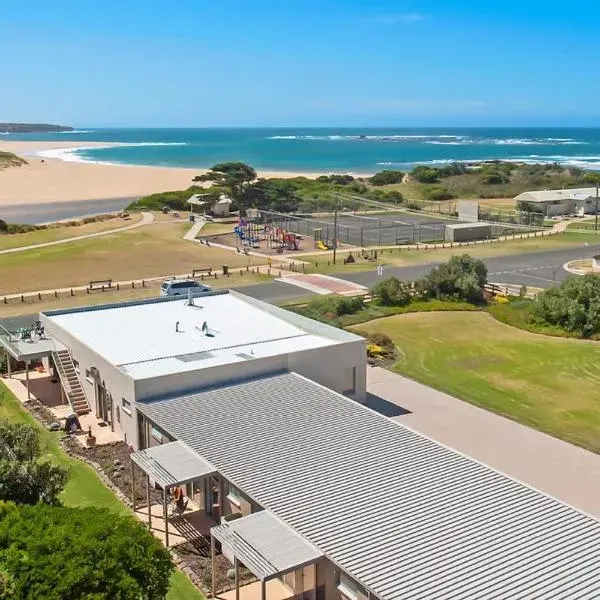 Peterborough House to Melbourne Airport premium and luxurious chauffeur service