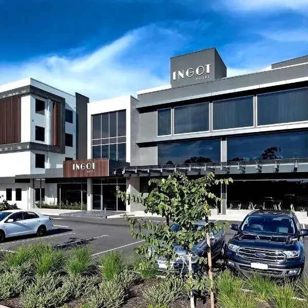 Ingot Hotel Perth, Ascend Hotel Collection to Perth Airport (PER) premium and luxurious chauffeur service