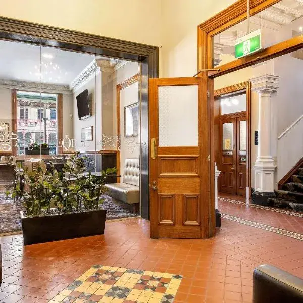 Quality Inn The George Hotel Ballarat to Melbourne Airport premium and luxurious chauffeur service