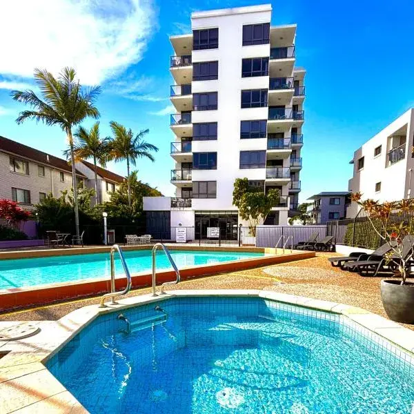 Aqualine Apartments On The Broadwater to Brisbane Airport (BNE) premium and luxurious chauffeur service