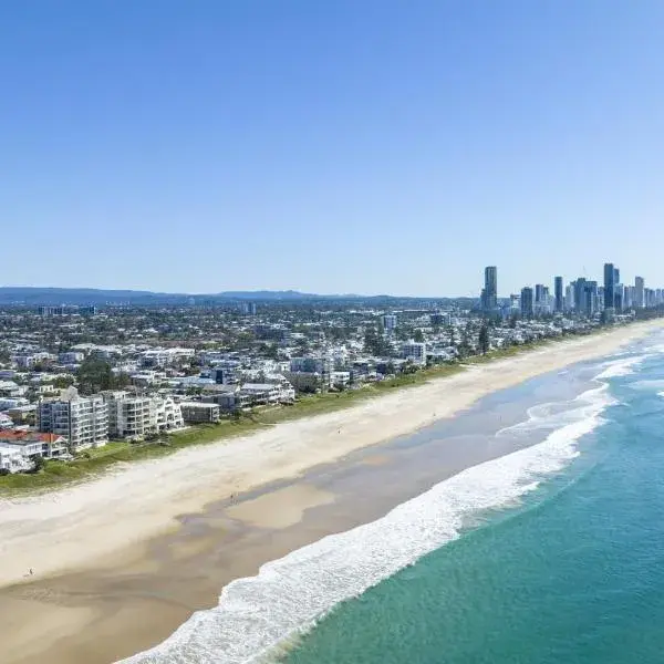 Foreshore Beachfront Apartments to Brisbane Airport (BNE) premium and luxurious chauffeur service