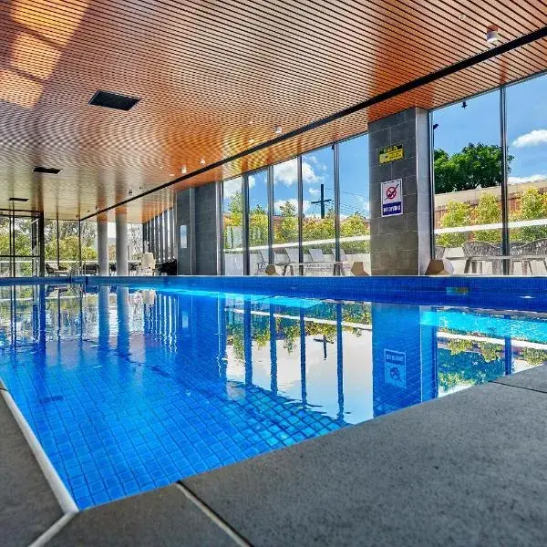 Melbourne Knox Central Apartment Hotel Official to Melbourne Airport premium and luxurious chauffeur service