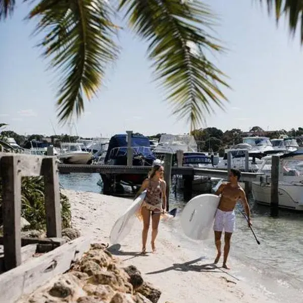Pier 21 Riverside Apartment Hotel to Perth Airport (PER) premium and luxurious chauffeur service