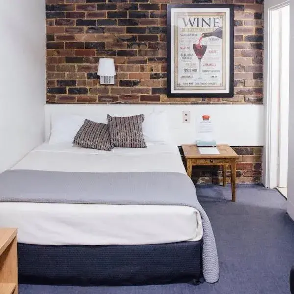 Hornsby Inn to Sydney Airport (SYD) premium and luxurious chauffeur service