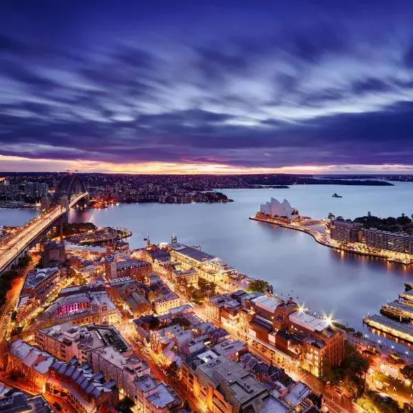 Shangri-La Sydney to Sydney Airport (SYD) premium and luxurious chauffeur service
