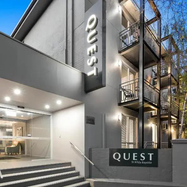Quest St Kilda Bayside to Melbourne Airport premium and luxurious chauffeur service