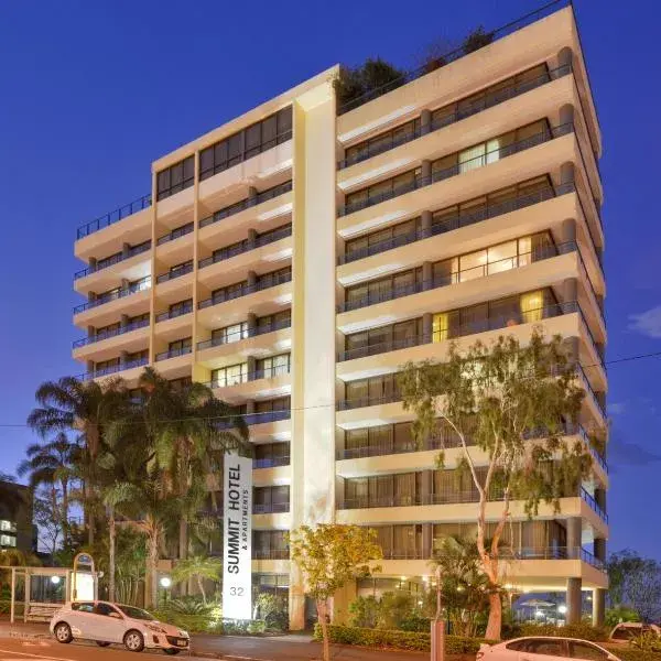 Summit Apartments to Brisbane Airport (BNE) premium and luxurious chauffeur service